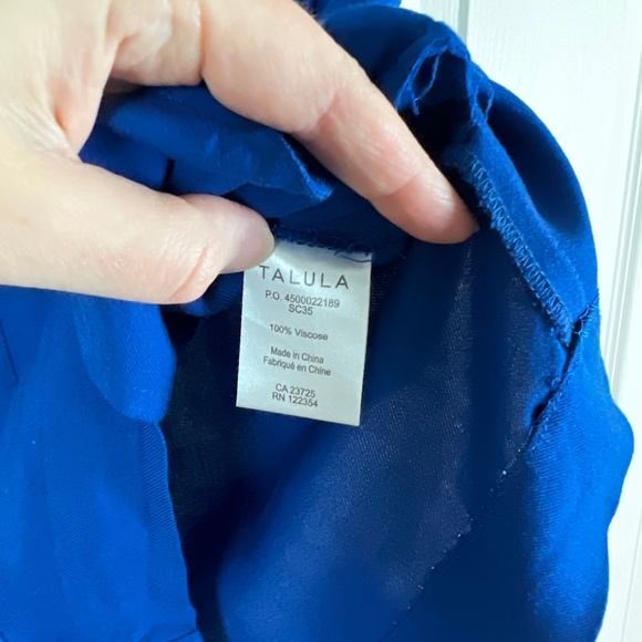 Aritzia TALULA High Waist Pleated Royal Blue Shorts S - Picture 5 of 5